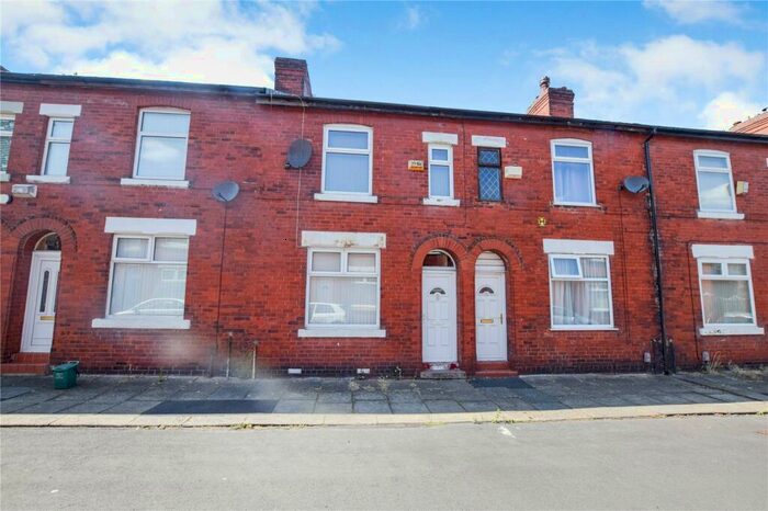 2 Bedroom Terraced House To Rent In Halstead Avenue, Salford, M6