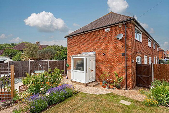 2 Bedroom Maisonette For Sale In Parkhurst, Epsom, KT19