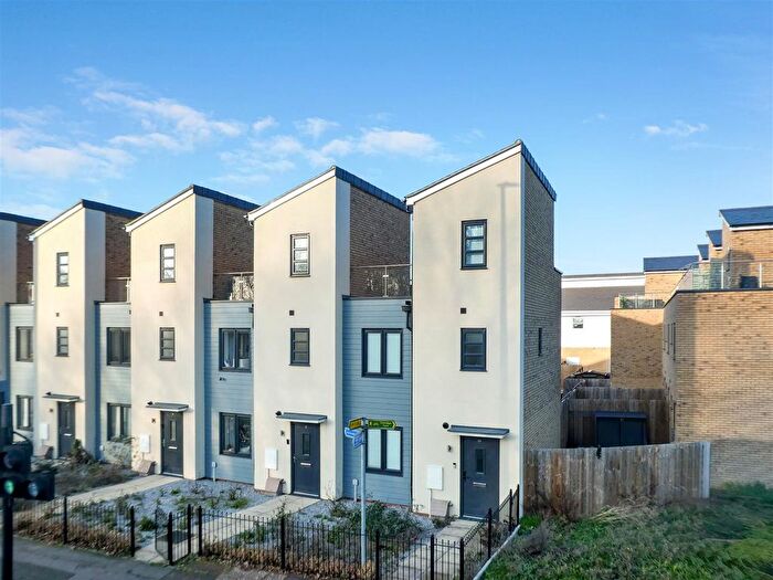 2 Bedroom Terraced House For Sale In Selkirk Drive, Oakridge Park, Milton Keynes, MK14