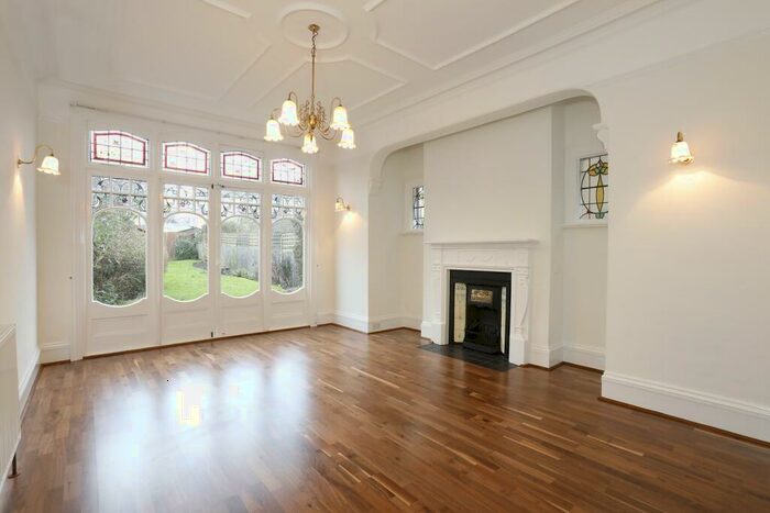 5 Bedroom Semi-Detached House To Rent In Woodwarde Road, Dulwich, London, SE22