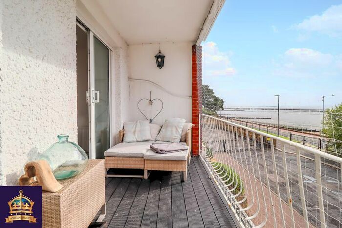 2 Bedroom Flat To Rent In The Leas, Westcliff-On-Sea, SS0