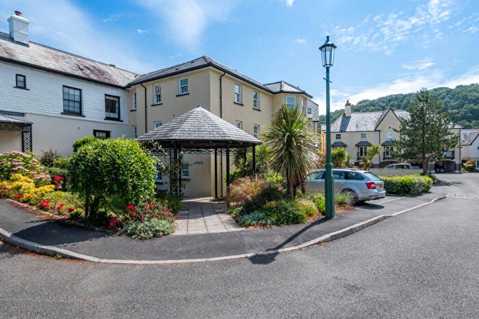 2 Bedroom Apartment For Sale In Castle Heights, Lynton, EX35