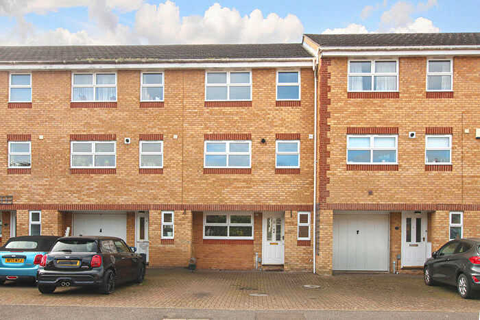 4 Bedroom Terraced House For Sale In Swan Mead, Hemel Hempstead, HP3