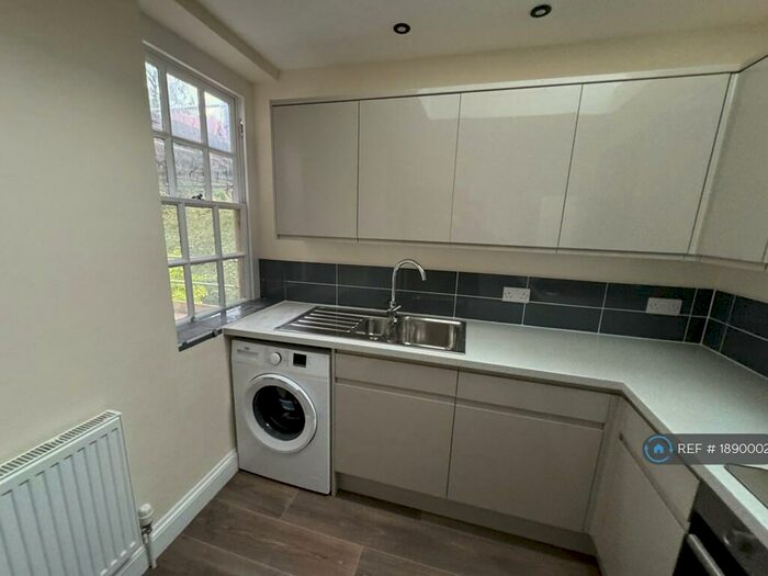 2 Bedroom Flat To Rent In Hotwell Road, Bristol, BS8