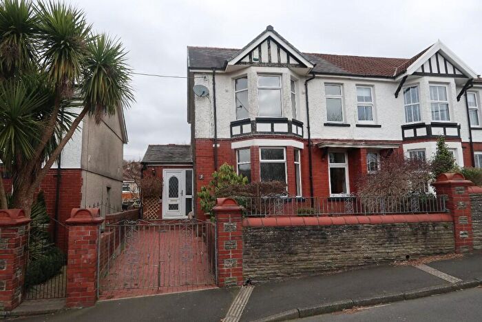 3 Bedroom Semi-Detached House For Sale In Dilwyn Avenue, Ystrad Mynach, Hengoed, Caerphilly, CF82