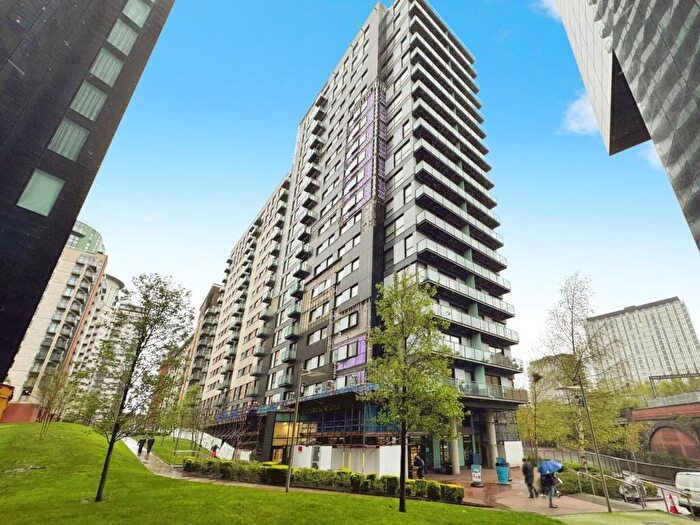 Flat To Rent In New Century Park, Manchester, Greater Manchester, M4