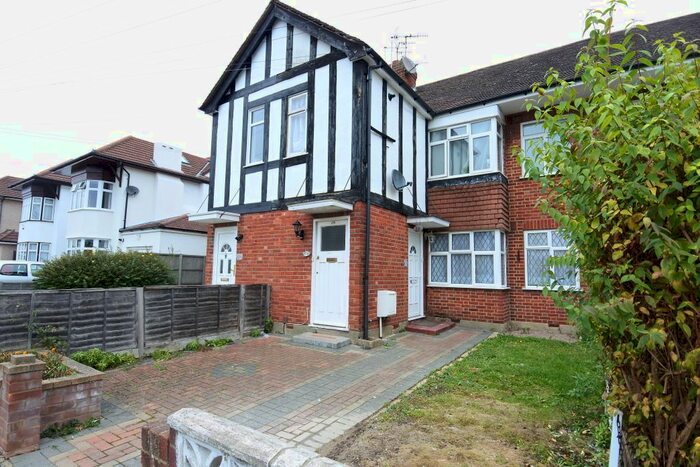 2 Bedroom Maisonette To Rent In Beechwood Avenue, Ruislip HA4