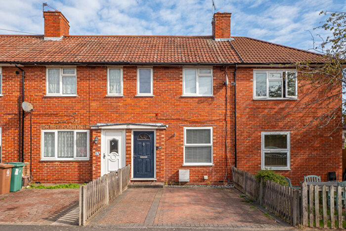 3 Bedroom Terraced House For Sale In Quarr Road, Carshalton, SM5