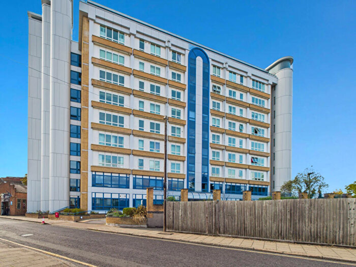 2 Bedroom Flat To Rent In Northpoint, Sherman Road, Bromley, BR1