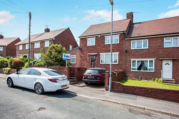 3 Bedroom Semi Detached House For Sale In Queensway, Barnsley, S74