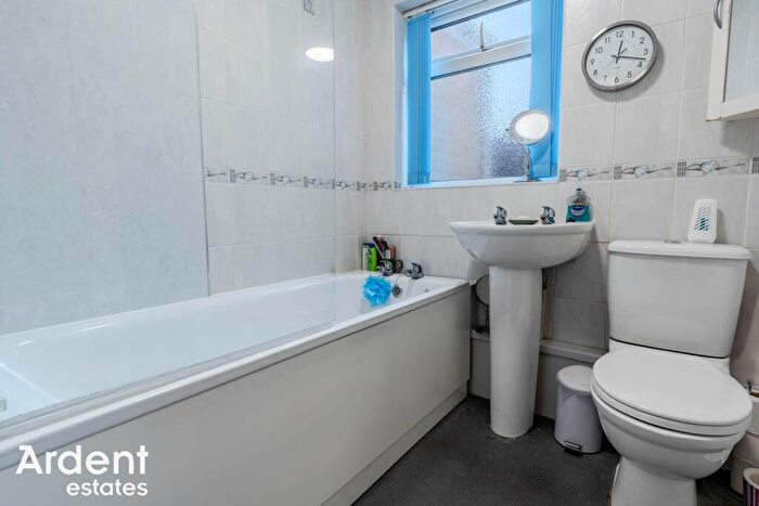 2 Bedroom Semi-Detached House For Sale In Cedar Chase, Heybridge, CM9