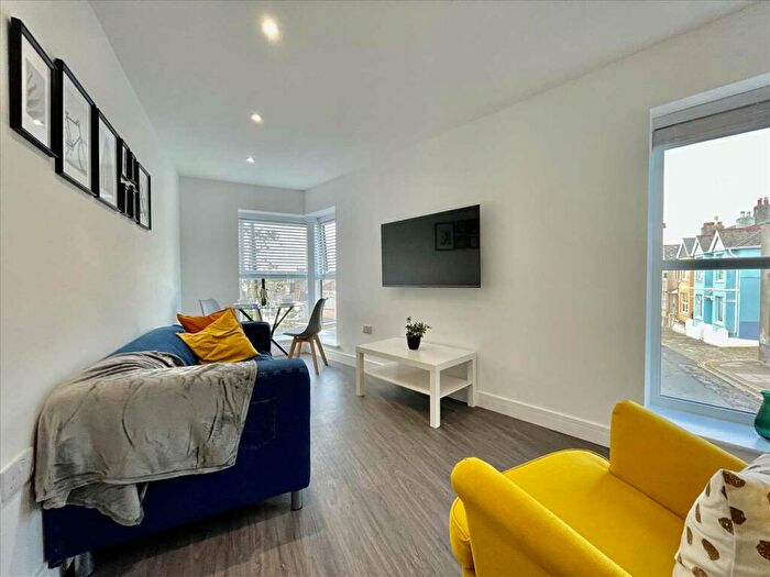 2 Bedroom Apartment To Rent In Winston Avenue, Plymouth, PL4