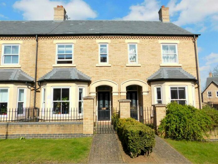 2 Bedroom Terraced House To Rent In Cavell Walk, Stotfold, Hitchin, SG5