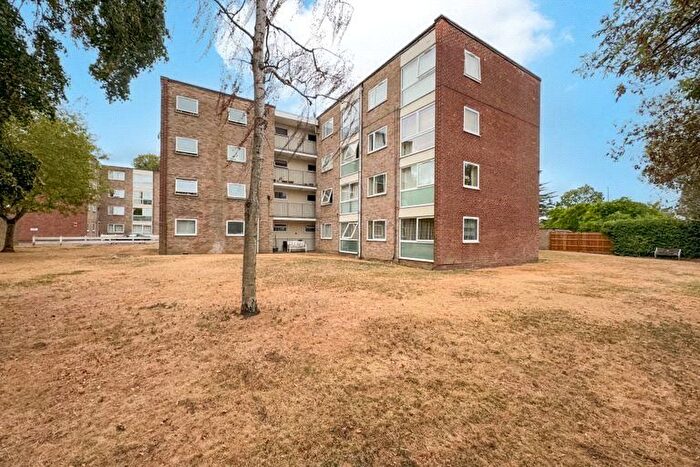 1 Bedroom Flat For Sale In Hansart Way, Enfield, EN2