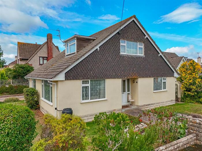 4 Bedroom Detached House For Sale In Four/five Bedroom Family Home In A Prime Location Within Yatton Village, BS49
