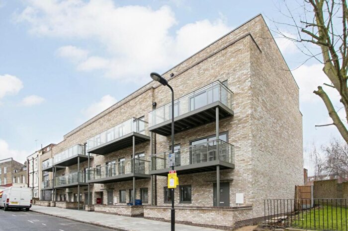 3 Bedroom Apartment To Rent In Allcroft Road, Kentish Town, NW5