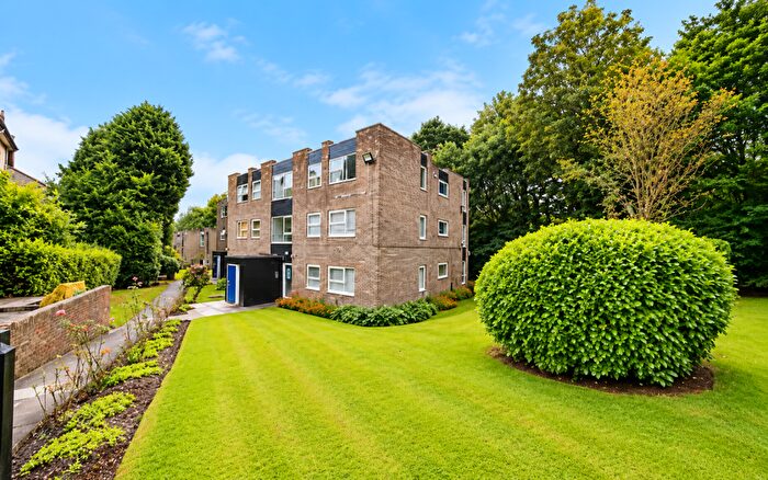 2 Bedroom Apartment To Rent In Fernwood Court, Roundhay, North Leeds, LS8