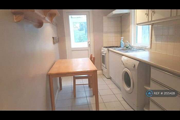 2 Bedroom Flat To Rent In Turnpike Lane, London, N8