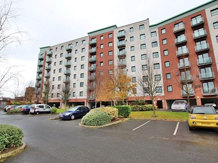 2 Bedroom Flat To Rent In Lower Hall Street, St. Helens, WA10