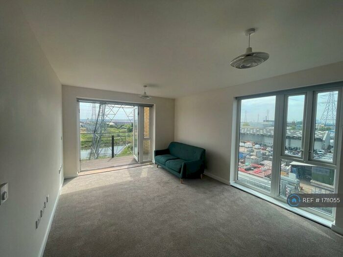 2 Bedroom Flat To Rent In George Wheeler House, Barking, IG11