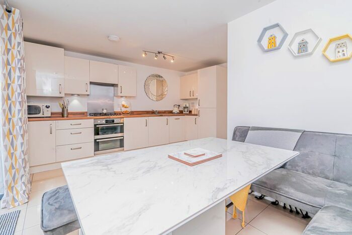 4 Bedroom Terraced House To Rent In St. Lucia Crescent, Newton Leys, Milton Keynes, Buckinghamshire, MK3