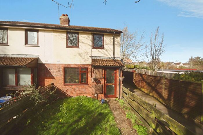 3 Bedroom Semi Detached House For Sale In Northwood Close, Norton Fitzwarren, Taunton, TA2