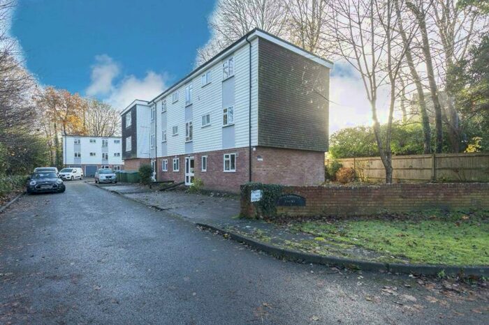 1 Bedroom Flat To Rent In Blackbridge Court, Horsham, RH12