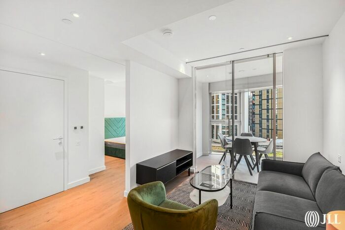 Studio To Rent In Electric Boulevard, London, SW11