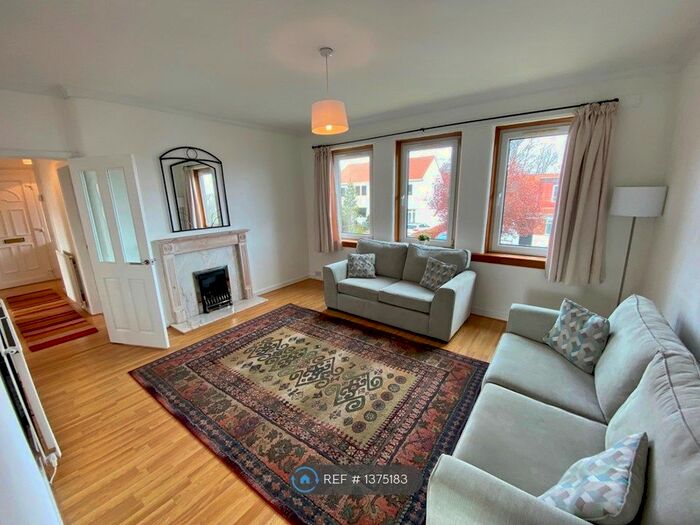 3 Bedroom Flat To Rent In Silverknowes Crescent, Edinburgh, EH4