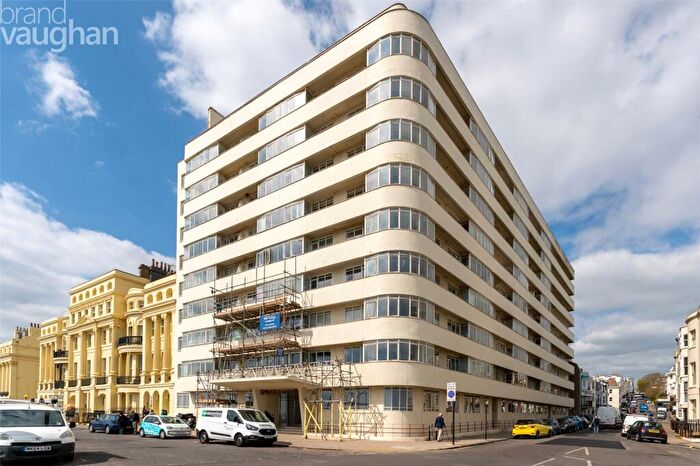 2 Bedroom Flat To Rent In Kings Road, Brighton, East Sussex, BN1