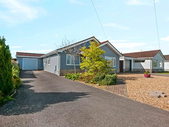 3 Bedroom Bungalow For Sale In Foxcroft Drive, Colehill, Wimborne, Dorset, BH21