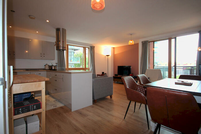 2 Bedroom Apartment To Rent In Melia House, Lord Street, Manchester, Lancashire, M4