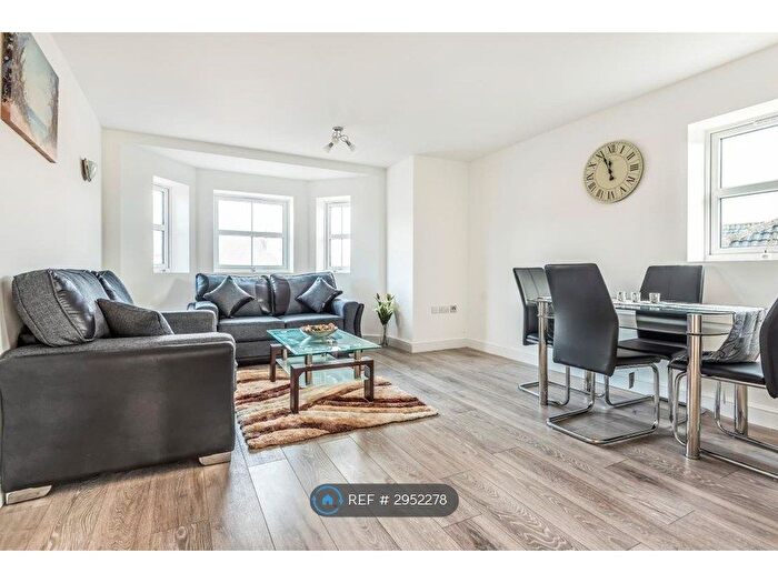 2 Bedroom Flat To Rent In Kitchener House, High Wycombe, HP11