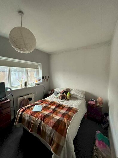 3 Bedroom Flat To Rent In Hilltop Court, Manchester, M14