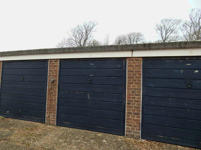 Property To Rent In Lock-up Garage, BN17