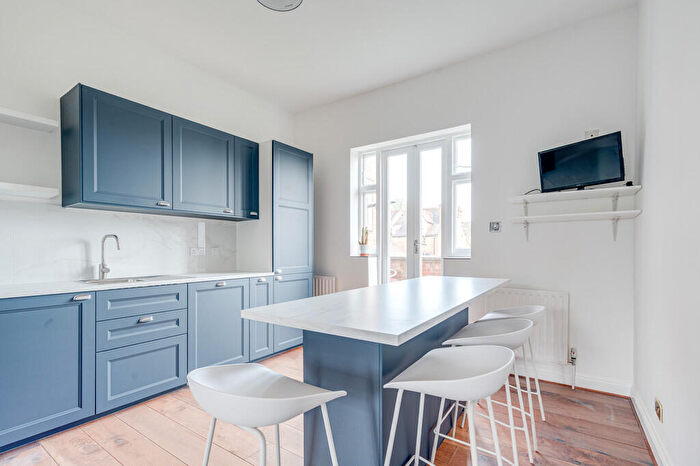 3 Bedroom Apartment To Rent In Pattison Road, Hampstead, London, NW2