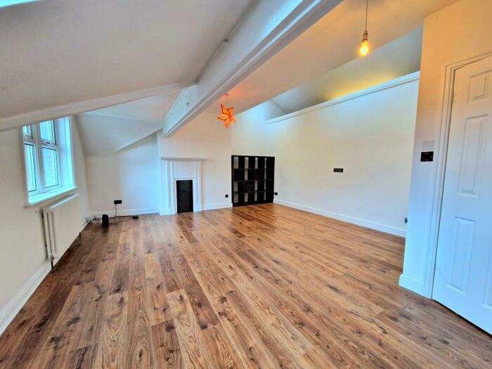 2 Bedroom Apartment To Rent In Street Lane, Roundhay, Leeds, LS8