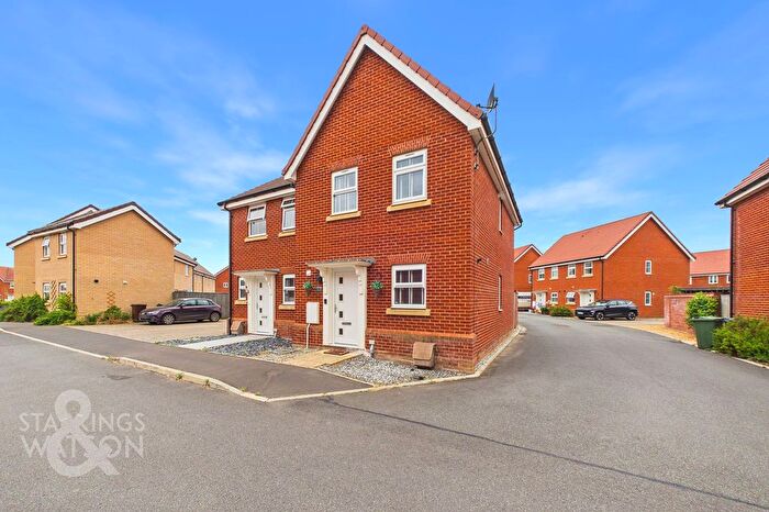 3 Bedroom Semi Detached House For Sale In Lancaster Road, Attleborough, NR17
