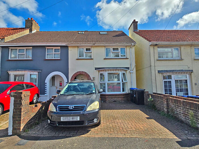 4 Bedroom End Of Terrace House For Sale In Mile Oak Road, Southwick, BN42