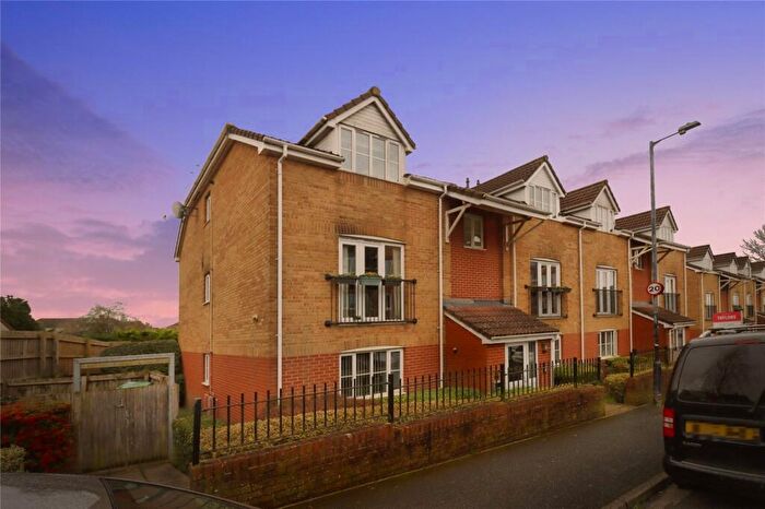 2 Bedroom Flat For Sale In Clarence Road, Kingswood, Bristol, Somerset, BS15