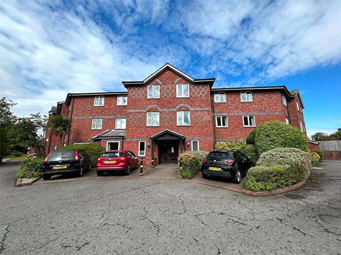 2 Bedroom Flat For Sale In Hinderton Road, Neston, Cheshire, CH64