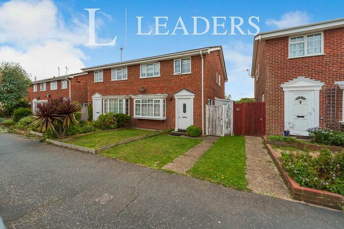 4 Bedroom Semi-Detached House To Rent In Beaumont Park, Littlehampton, BN17