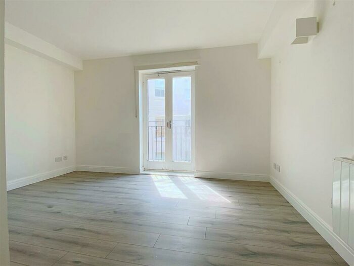 Studio To Rent In Howard Place - Modern Studio, BN1