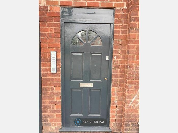 3 Bedroom Flat To Rent In Bordesley Green East, Stechford, Birmingham, B33