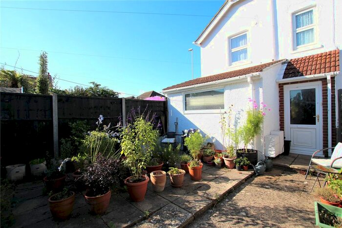 1 Bedroom Flat To Rent In Elm Grove, Worthing, West Sussex, BN11