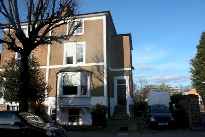1 Bedroom Flat To Rent In St James, Surbiton, KT6