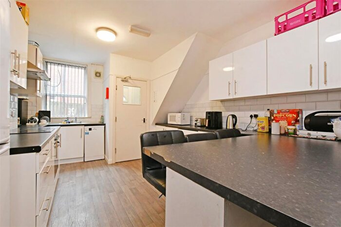 5 Bedroom Terraced House For Sale In Crookes Valley Road, Crookesmoor, S10