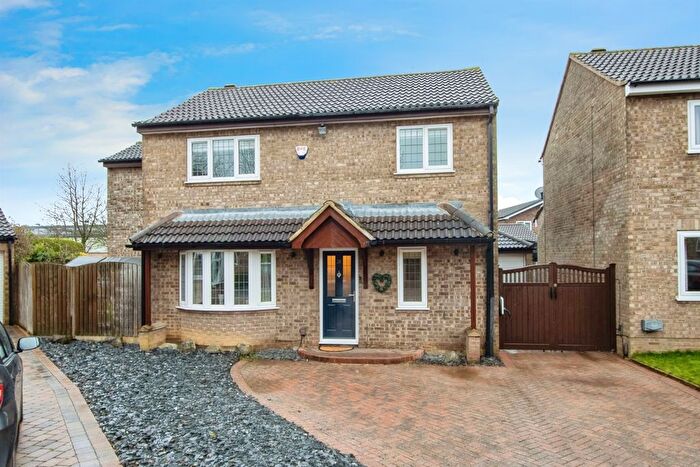 2 Bedroom Detached House For Sale In Bower Road, Leeds, LS15