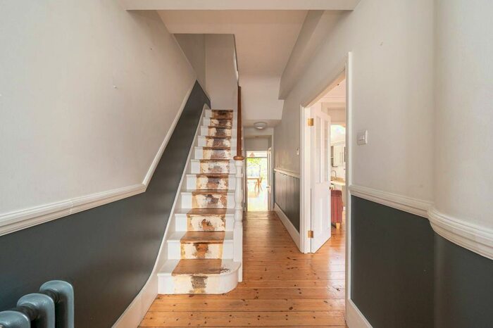 5 Bedroom Property To Rent In Chisenhale Road, Bow, London, E3