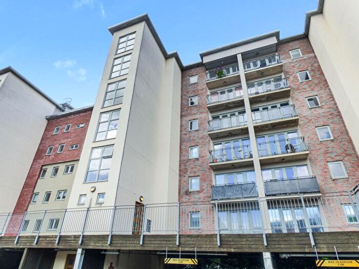 2 Bedroom Apartment To Rent In North West Side, The Staithes, Gateshead, Tyne And Wear, NE8